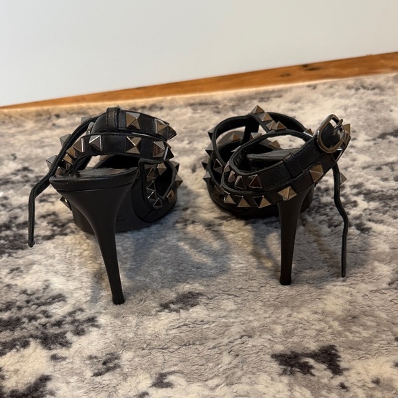 Valentino rock stud black size 6 Heels - Picture 3 of 4